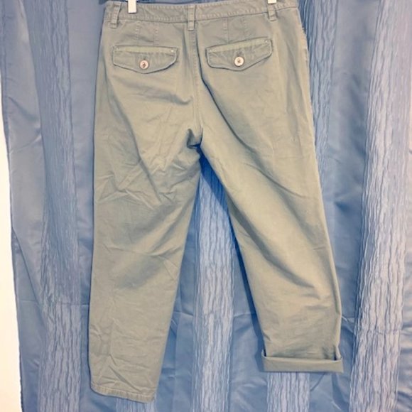 White House/Black Market Green calf length pants - Picture 2 of 2
